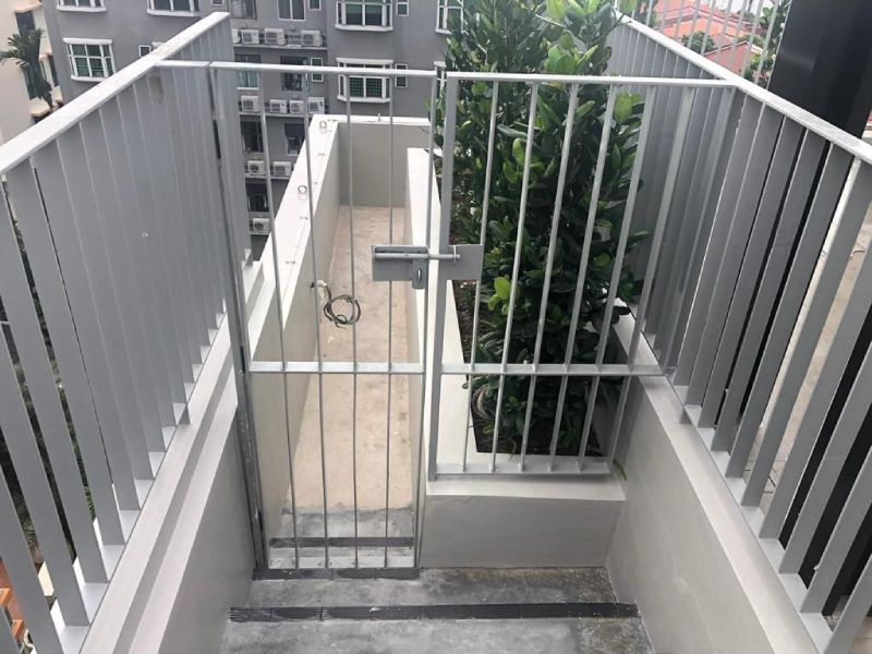 balconyrailing balcony railing